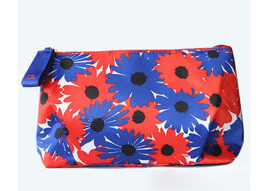 China Velvet Travel Toiletry Bag / Custom Embroidered Makeup Bags Beautiful Flower Pattern supplier